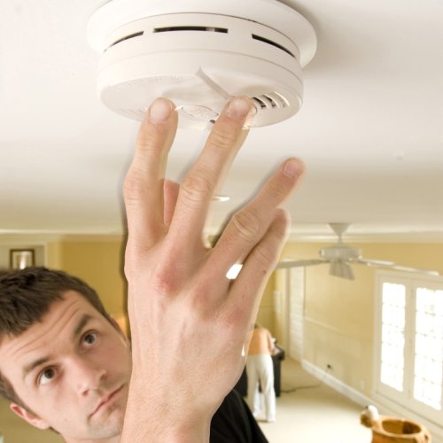 how to test a smoke alarm battery