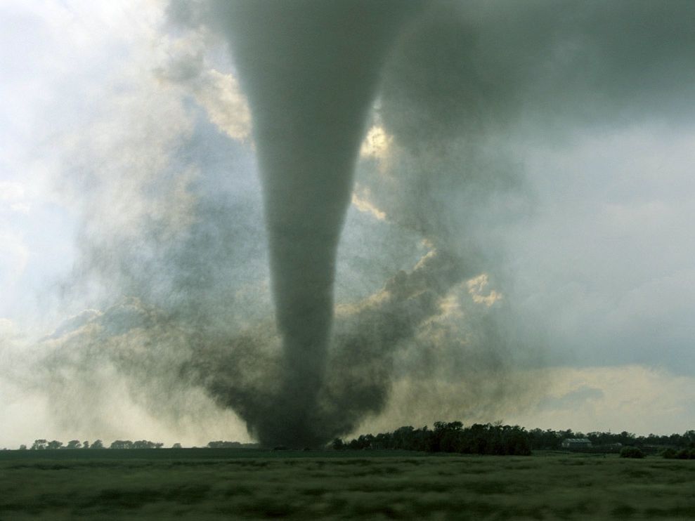 dakota-prairie-tornado_127_990x742